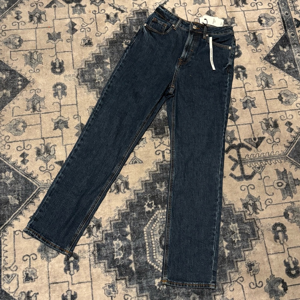 NWT FOREVER 21 STRAIGHT LEG DARK WASH HIGH RISE SHORT INSEAM MOM JEANS